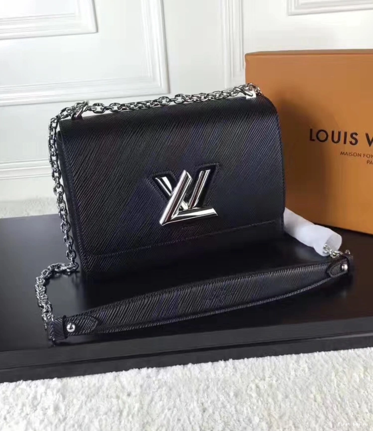 First bag ru TWIST Louis Vuitton 0709